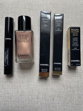CHANEL Les Beiges Sheer Healthy Glow Highlighting Fluid - Shimmering Rose Bronze